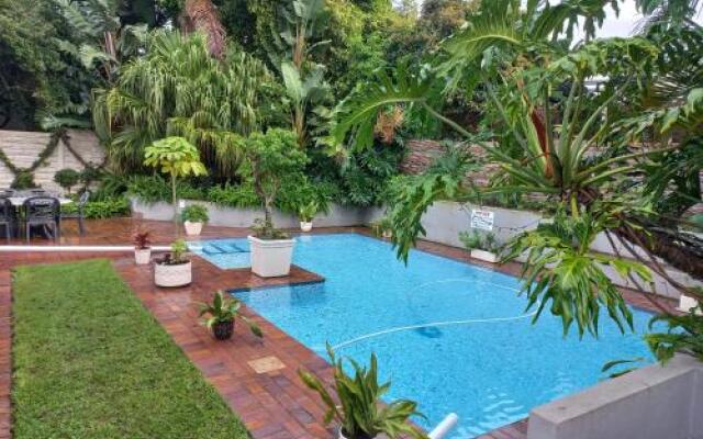 Woodleigh Guest Lodge