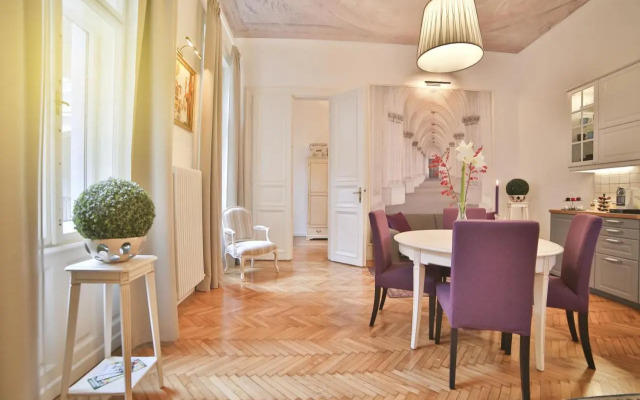 Nadi's Home – Heart of Budapest