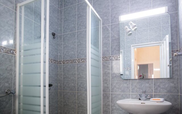 C01 - Historical Central House