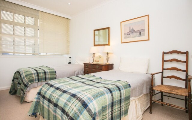 House With Roof Terrace in Pimlico