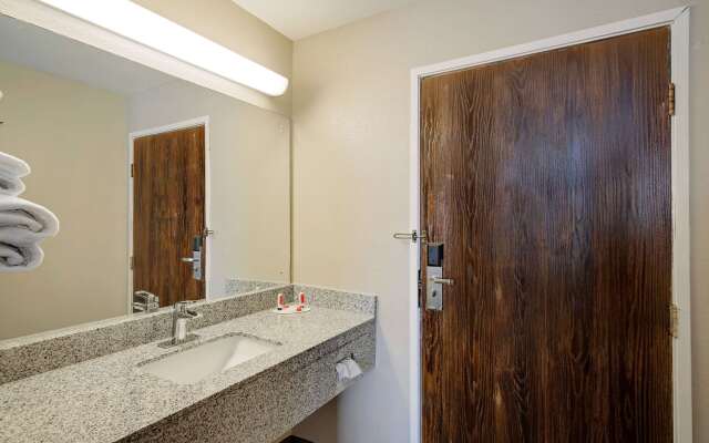 Super 8 by Wyndham Lexington/Hamburg Area