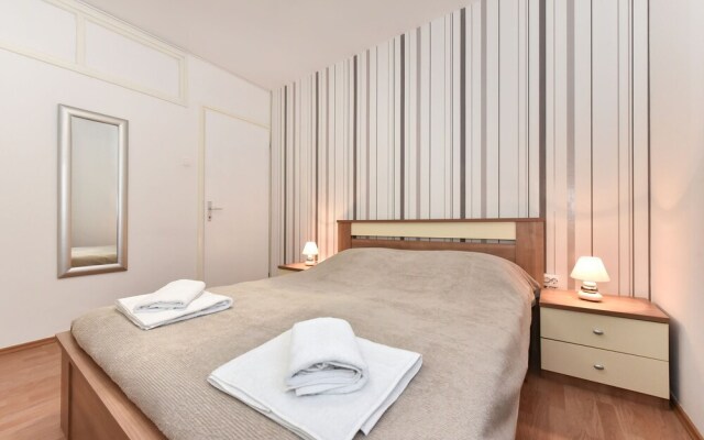 Apartment Purple Summer City