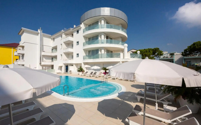 International Beach Hotel