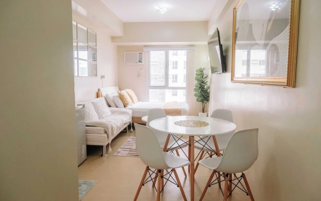 Minimalist Chic City Loft