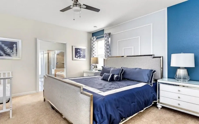 Special Offer Spacious Home With Pool!
