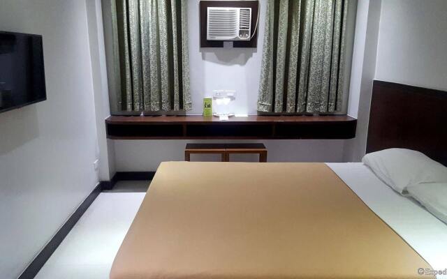 ZEN Rooms West Makati Hotel