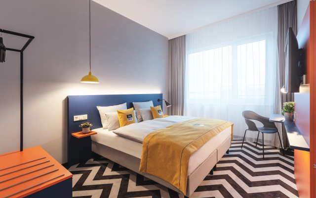 Holiday Inn - the niu, Form Stuttgart Feuerbach by IHG