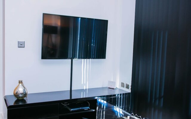 Modern 2 Bedroom Apartment