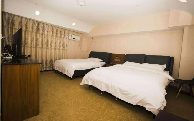 Chicheng Yihai Hotel
