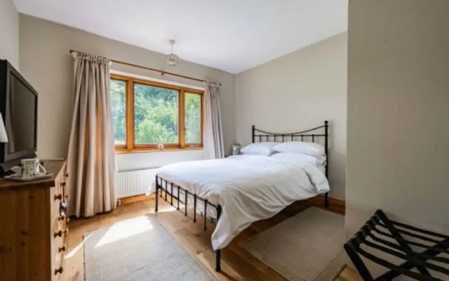 Host Stay Millwood