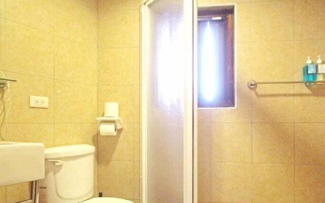 Longmen Inn Bed and Breakfast