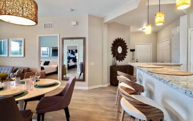 Penthouse Prize. 3 Bedroom Condo by Redawning