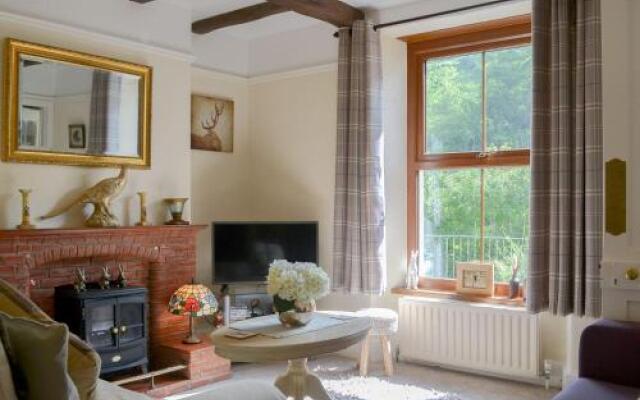 Hillview Cottage