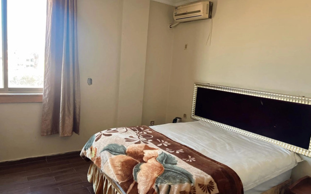 Shengtang Business Hotel