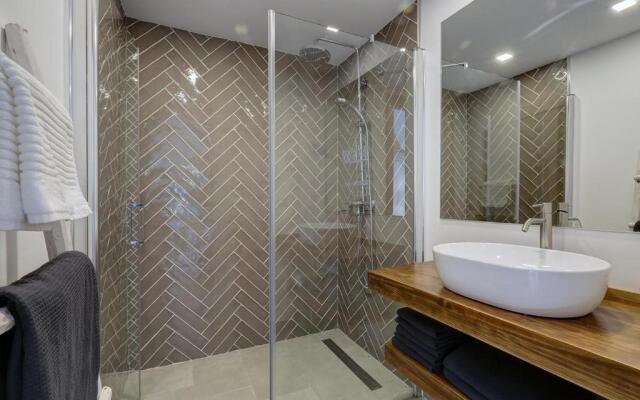 Renovated townhouse San Roque 91