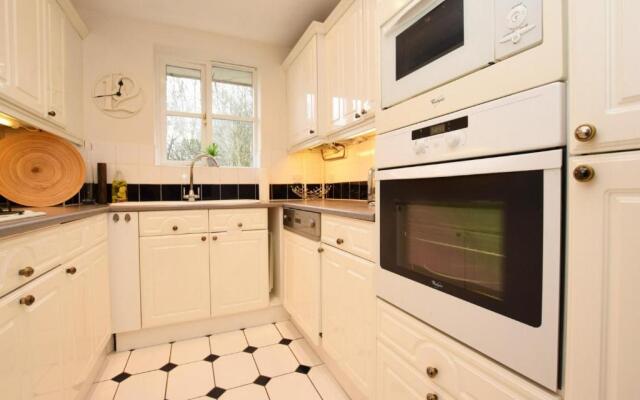 Luxury Top Floor 2Bd Apartment Apsley