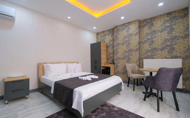 Minimalist Suit Otel