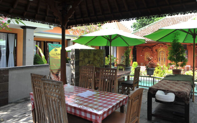 巴厘岛艾里潘泰萨努库苏马萨里6号酒店(Airy Pantai Sanur Kusuma Sari 6 Bali)