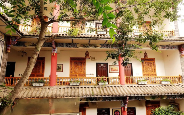 Dali Ting Ongoing Inn