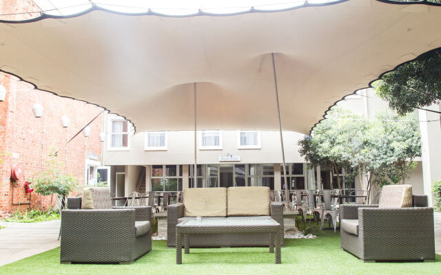 Docklands Hotel