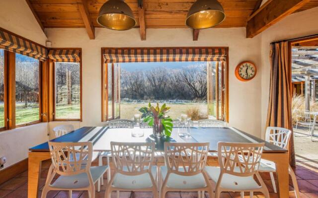 Wharenui Holiday Home by MajorDomo