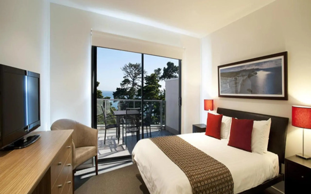 The Waves Apartments