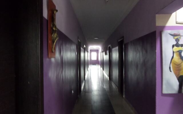 De Love Hotel