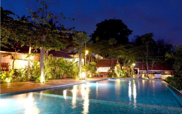 Desa Alamanis Resort Vila