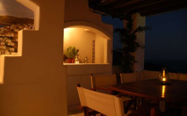 Delicate Mykonian House at Houlakia
