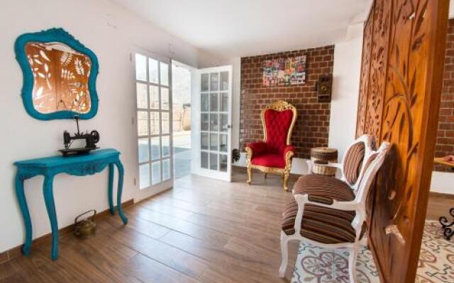 El Encanto Lodge & Suites