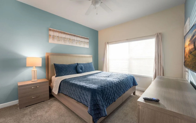 Relax Near Disney 4BR Home With Pool