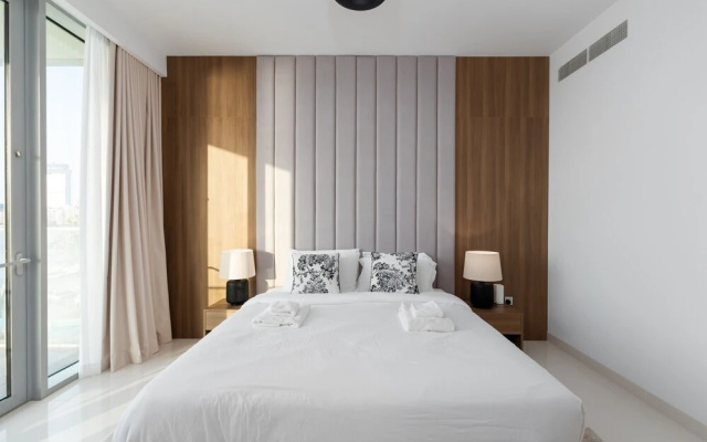 Chic 2BR w Sea Views Near Marina JBR