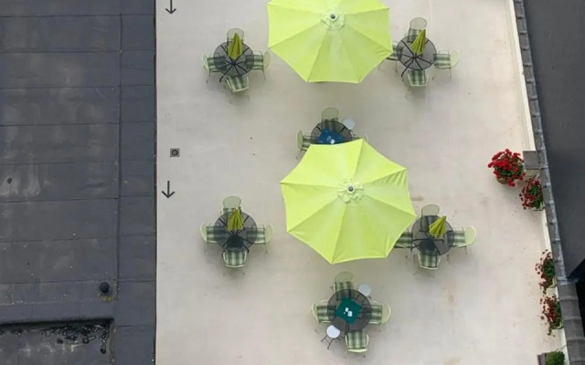 Studio 105 op zeedijk met frontaal zeezicht 1ste verdiep