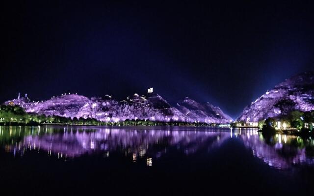 Chonpines Hotels·Anshun Taixiang Baili