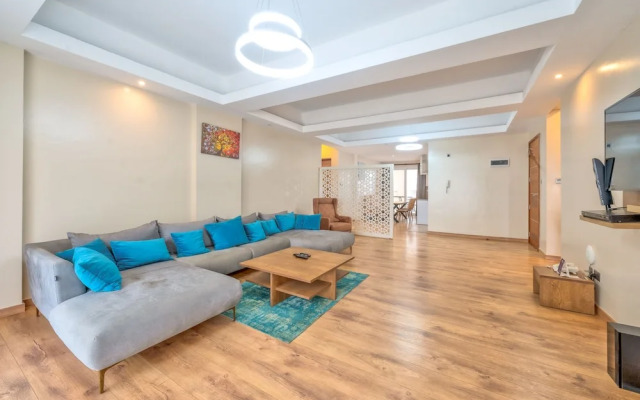 Kikambala Modern Apartment with Balcony