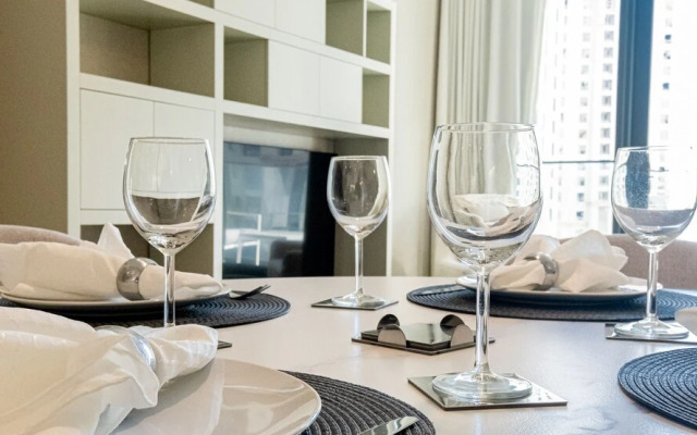 LUX Contemporary Suite Marina View 3