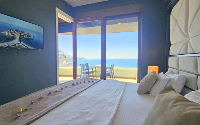 Royalis Suites