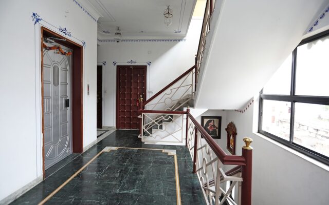 OYO 3942 Hotel Baba Palace