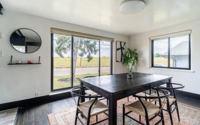 Retreat in Vibrant Westminster 4BR Hot Tub