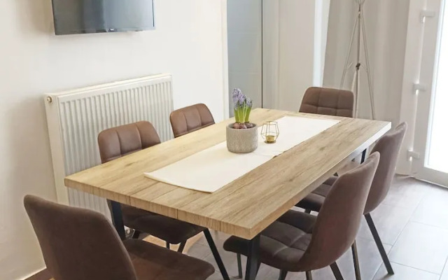 Spacious 3-bedroom Apartment in City Centre