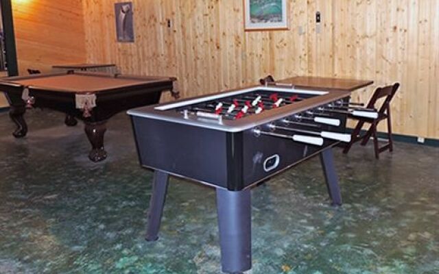 The Historic Wapiti Lodge