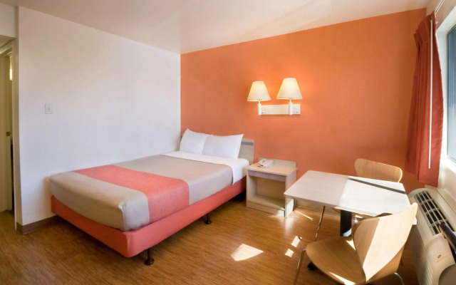Motel 6 Pendleton, OR
