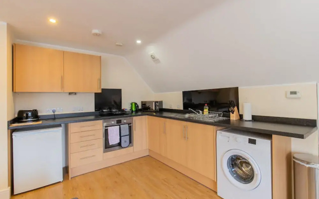 2-bedroom Penthouse, Clockhouse, Hoddesdon