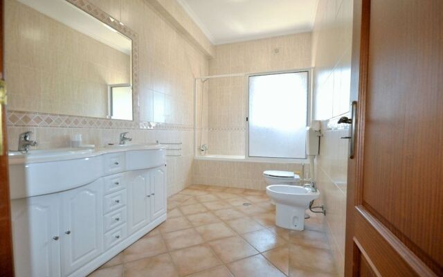 Large Country Villa With Private Pool, Vilamoura