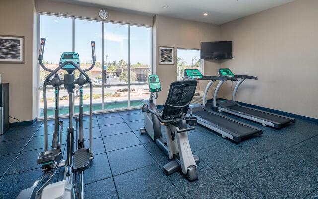 Holiday Inn Express & Suites Santa Clara by IHG