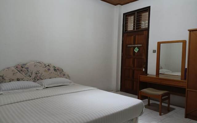 OYO 93706 Penginapan Syariah Hj. Kenan