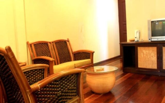 Green Village Pasir Salak Eco River Resort