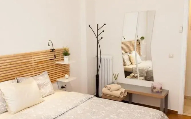 Renovated Central Apartment in Kolonaki