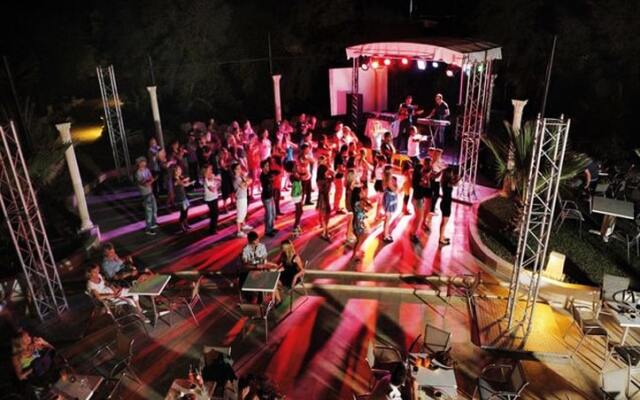 Hotel Tropicana Club & Spa