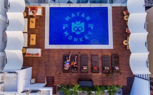 Nomads Hotel & Rooftop Pool
